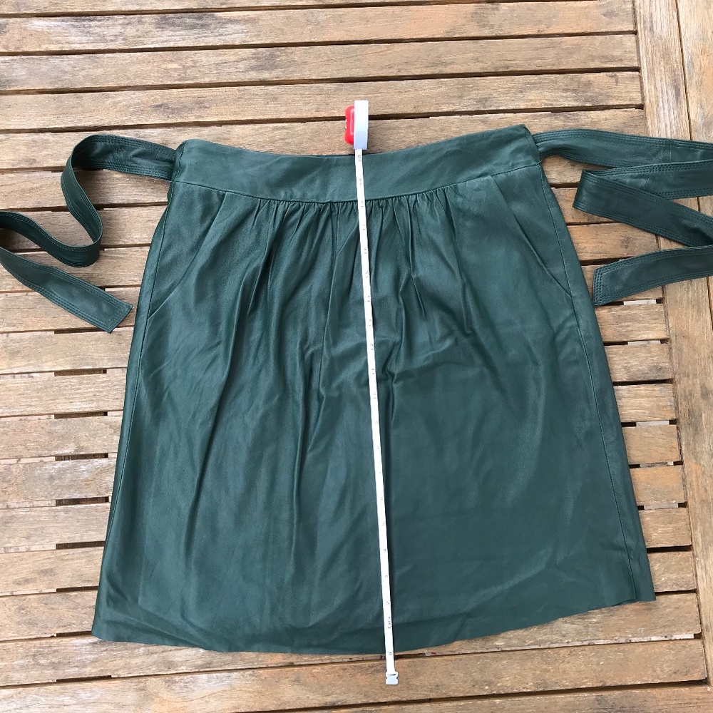 NWT Elie Tahari Lamb Leather Skirt With Belt Size 8. Emerald Green